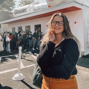 Meet your Posher, Madalin